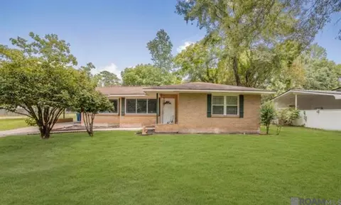 1542 N Woodcrest Ave, Denham Springs, LA 70726