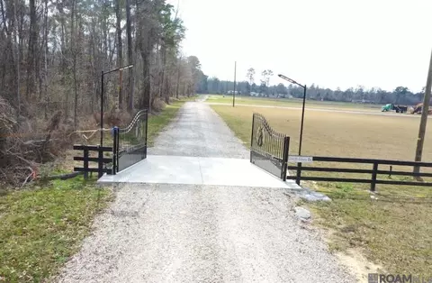 24125 Glory Dr, Livingston, LA 70754