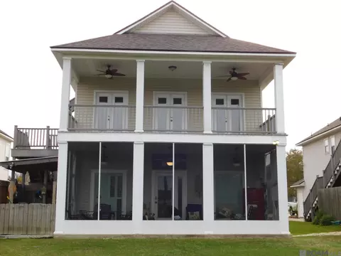 11182 River Highlands # 7B, Saint Amant, LA 70774