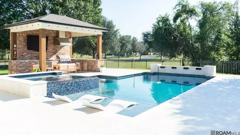 6216 Breeze Point Dr, Gonzales, LA 70737