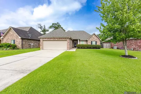 14371 Stonegate Manor Dr, Gonzales, LA 70737
