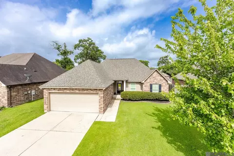 14371 Stonegate Manor Dr, Gonzales, LA 70737