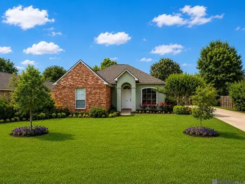 18476 Lake Camellia Ave, Baton Rouge, LA 70817