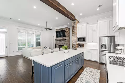 38182 Emery Ln, Prairieville, LA 70769