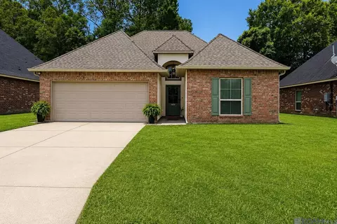 10130 Angela Dr, Denham Springs, LA 70706