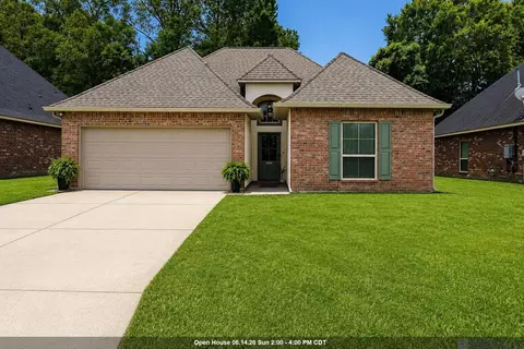 10130 Angela Dr, Denham Springs, LA 70706