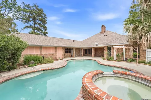 5654 Vicksburg Dr, Baton Rouge, LA 70817