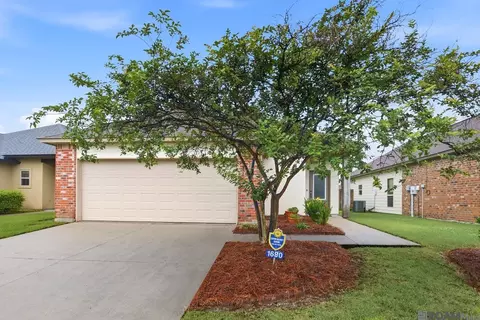 1680 Seville Dr, Saint Gabriel, LA 70776