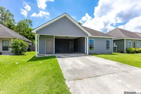 10830 Field Pointe Dr, Denham Springs, LA 70726