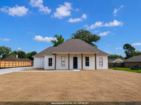 5718 Landmor Dr, Greenwell Springs, LA 70739
