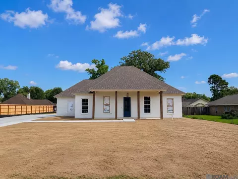 5718 Landmor Dr, Greenwell Springs, LA 70739