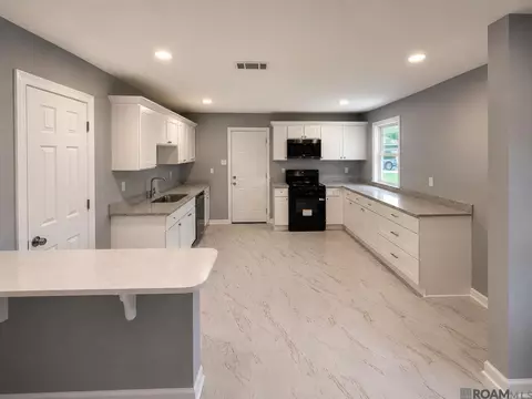 9146 Louisiana Ave, Denham Springs, LA 70726