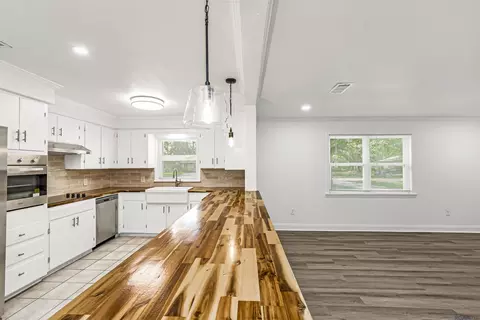 Kitchen - 7259 Colfax Dr, Baker, LA 70714 photo 3 of 4