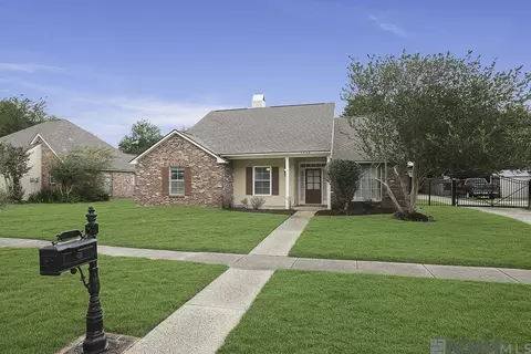 5232 River Meadow Dr, Baton Rouge, LA 70820