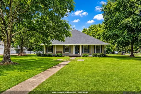 8232 Hermitage Dr, Denham Springs, LA 70726