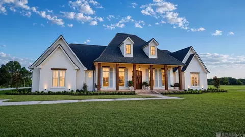 90108 Basil Ln, Saint Francisville, LA 70775