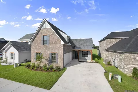 5018 Stonewater Dr, Gonzales, LA 70737