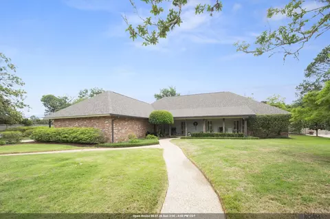 8792 W Fairway Dr, Baton Rouge, LA 70809