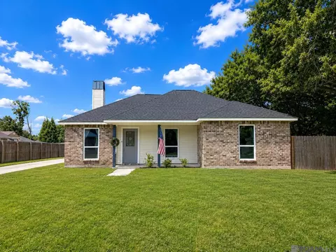 13056 Cypress Gold Dr, Saint Amant, LA 70774