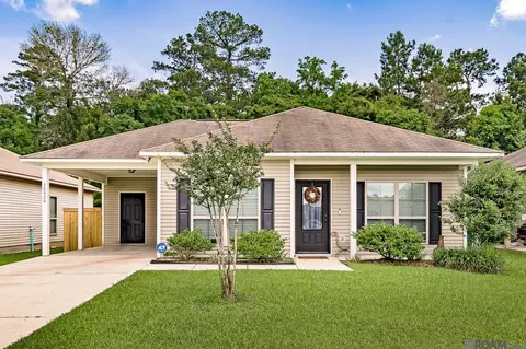 32420 Creek Pointe Dr, Denham Springs, LA 70726