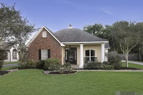 39504 Woodlake Dr, Prairieville, LA 70769