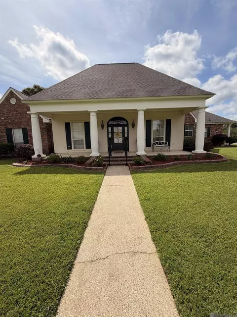 18680 Lafitte Bros Ln, Prairieville, LA 70769