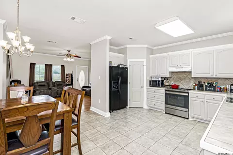 Kitchen - 33755 Perkins Crossing Rd, Walker, LA 70785 photo 1 of 2