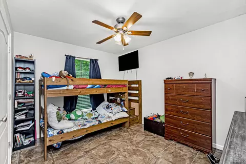 Bedroom - 33755 Perkins Crossing Rd, Walker, LA 70785 photo 2 of 3