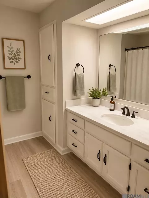 Bath - 106 Flowerwood Ct, Luling, LA 70070 photo 2 of 6