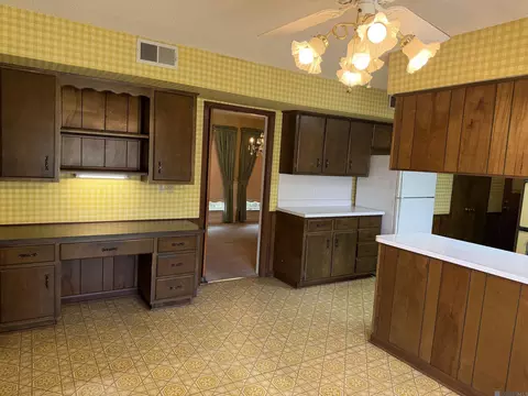 Kitchen - 106 Flowerwood Ct, Luling, LA 70070 photo 5 of 6
