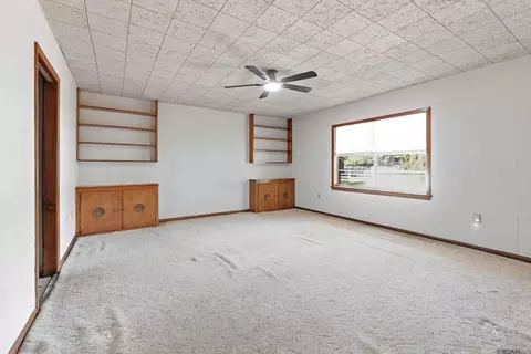 Living - 32581 Duff Rd, Walker, LA 70785 photo 3 of 4