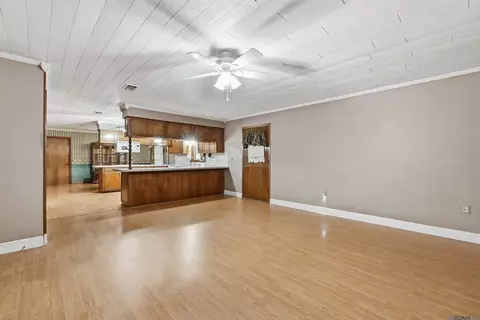 Living - 32581 Duff Rd, Walker, LA 70785 photo 3 of 3
