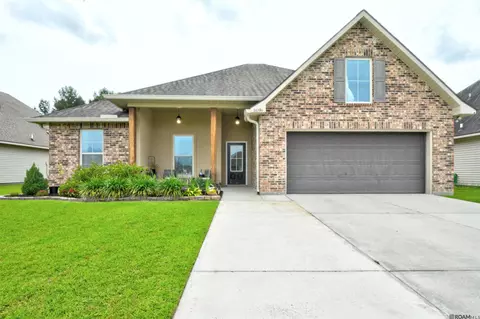 26594 Old Barnwood Dr, Denham Springs, LA 70726