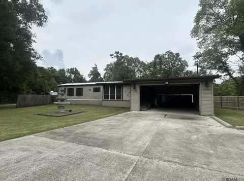 13725 Hartman Ln, Walker, LA 70785