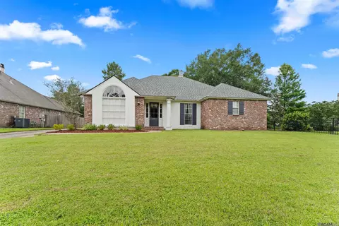 6214 Riverine Dr, Baton Rouge, LA 70820