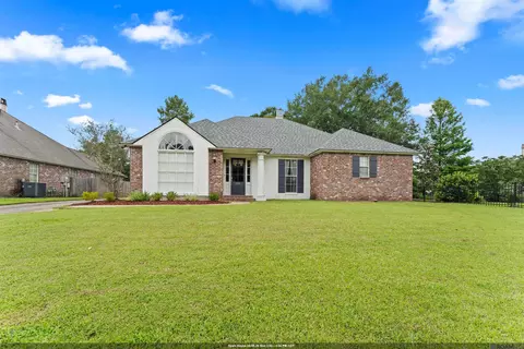 6214 Riverine Dr, Baton Rouge, LA 70820
