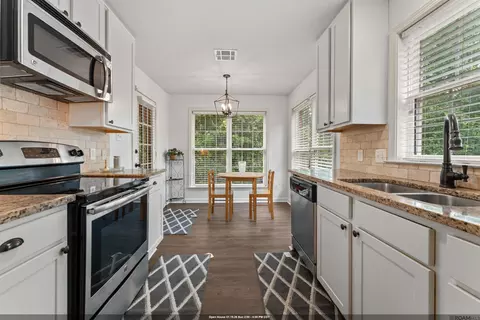 7936 Jefferson Place Blvd # D, Baton Rouge, LA 70809