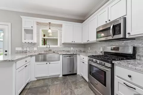 Kitchen - 12612 Ina Dr, Walker, LA 70785 photo 2 of 2