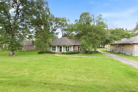 Exterior - 12612 Ina Dr, Walker, LA 70785 photo 2 of 5