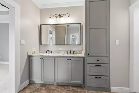 Bath - 12612 Ina Dr, Walker, LA 70785 photo 2 of 4