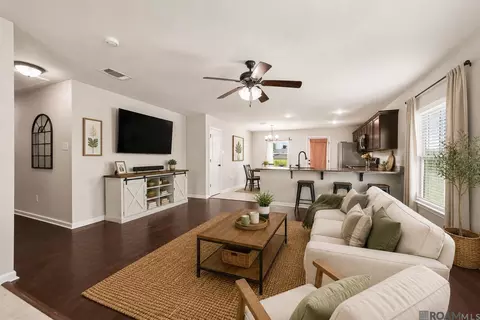 26621 Evangeline Trace Blvd, Denham Springs, LA 70726