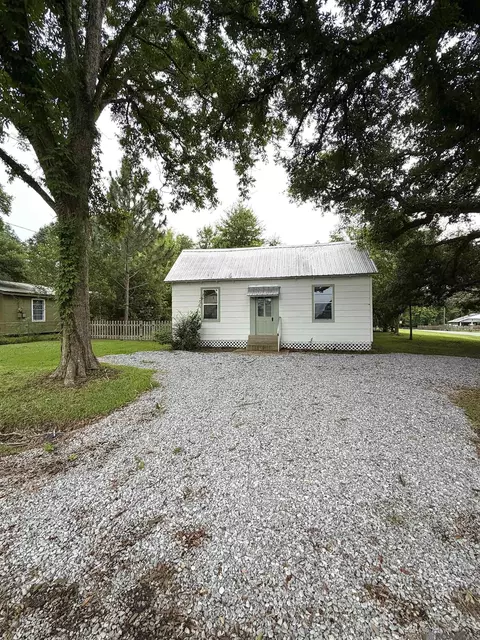 1412 Chestnut St, Jackson, LA 70748