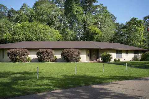 354 E Riveroaks Dr, Baton Rouge, LA 70815