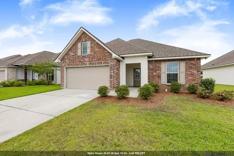 11149 Cambre Oaks Dr, Gonzales, LA 70737