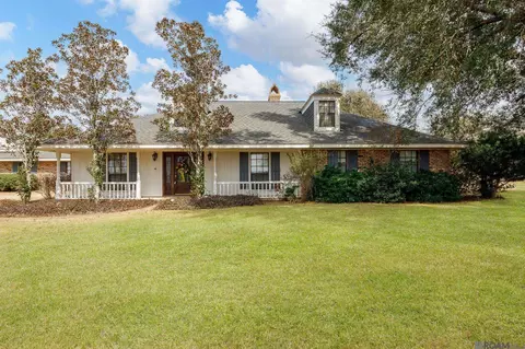 120 Creole St, Belle Rose, LA 70341