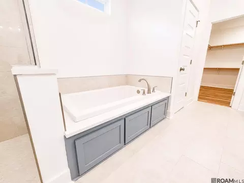 Bath - 34500 N Corbin Rd, Walker, LA 70785 photo 2 of 6