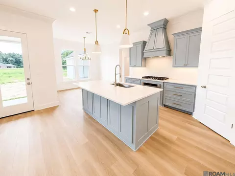 Kitchen - 34500 N Corbin Rd, Walker, LA 70785 photo 2 of 6