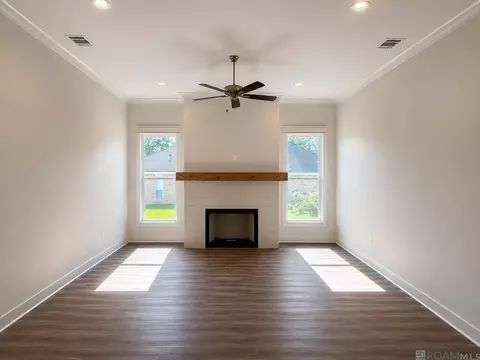 Living - 15952 J Baughman Aly, Walker, LA 70785 photo 2 of 5