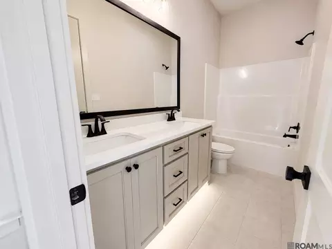 Bath - 15952 J Baughman Aly, Walker, LA 70785 photo 9 of 9