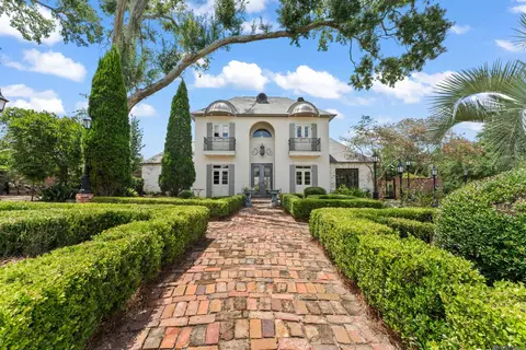 17410 W Muirfield Dr, Baton Rouge, LA 70810